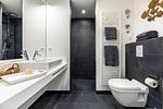 Badezimmer mit Waschtisch - Apartmentanlage Meerblickvilla 1-15 - Top-Hundeurlaub