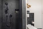 Badezimmer mit Regendusche - Apartmentanlage Meerblickvilla 1-15 - Top-Hundeurlaub
