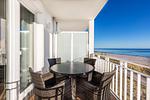 Balkon 1 mit Zugang zum Wohn-/Essbereich - Apartmentanlage Meerblickvilla 2-22 - Top-Hundeurlaub