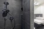Badezimmer mit Waschtisch und WC - Apartmentanlage Meerblickvilla 2-22 - Top-Hundeurlaub