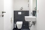 WC mit Waschbecken - Apartmentanlage Meerblickvilla 2-23 - Top-Hundeurlaub