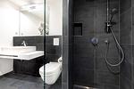 Badezimmer mit Regendusche - Apartmentanlage Meerblickvilla 2-23 - Top-Hundeurlaub