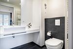 Badezimmer 2 mit Waschtisch - Apartmentanlage Meerblickvilla 2-24 - Top-Hundeurlaub