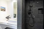 Badezimmer 1 mit Regendusche - Apartmentanlage Meerblickvilla 2-25 - Top-Hundeurlaub