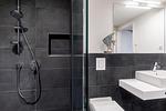 Badezimmer mit Regendusche - Apartmentanlage Meerblickvilla 2-26 - Top-Hundeurlaub
