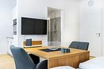 Wohn-/Schlafbereich mit Flatscreen-TV - Ferienapartments am Krusespeicher 0-01 - Top-Hundeurlaub