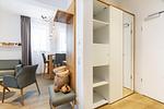 Wohn-/Essbereich mit Ablagemöglichkeit - Ferienapartments am Krusespeicher 1-09 - Top-Hundeurlaub
