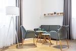 Wohn-/Essbereich mit Einzelschlafcouch - Ferienapartments am Krusespeicher 3-30 - Top-Hundeurlaub