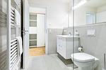 Badezimmer mit Waschtisch - Ferienapartments am Krusespeicher 3-30 - Top-Hundeurlaub