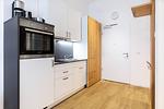 Küchenzeile mit Geschirrspüler - Ferienapartments am Krusespeicher 3-33 - Top-Hundeurlaub