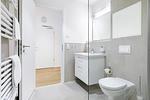 Badezimmer mit Waschtisch - Ferienapartments am Krusespeicher 3-35 - Top-Hundeurlaub