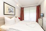 Schlafzimmer mit Doppelbett - Dünenschloss 3-05 - Top-Hundeurlaub