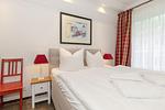 Schlafzimmer mit Doppelbett - Dünenschloss 3-05 - Top-Hundeurlaub