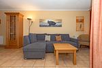 Wohn-Essbereich mit Couch - Apartmenthaus Atlantik 318 - Top-Hundeurlaub