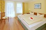 Schlafzimmer mit Doppelbett - Seehof 222 - Top-Hundeurlaub