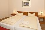 Schlafzimmer mit Doppelbett - Seehof 25 - Top-Hundeurlaub