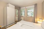 Schlafzimmer mit Kleiderschrank - Meeresblick 226 - Top-Hundeurlaub