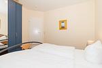 Schlafzimmer mit Doppelbett - Meeresblick 321 - Top-Hundeurlaub