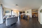 Wohn-Essbereich mit Esstisch im sinf51-1-S, Nordsee-Resort Friesland, Mellumweg 1 in Schillig - NordseeResort Friesland 51-1-S - Top-Hundeurlaub
