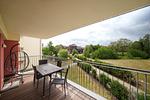 Balkon mit Hängestuhl im sinf51-1-S, Nordsee-Resort Friesland, Mellumweg 1 in Schillig - NordseeResort Friesland 51-1-S - Top-Hundeurlaub