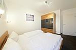 Schlafzimmer mit Doppelbett - NordseeResort Friesland 51-1-S - Top-Hundeurlaub