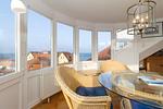 Wohn-Essbereich mit Couch - Meeresblick 507 - Top-Hundeurlaub