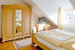 Schlafzimmer mit Doppelbett - Meeresblick 507 - Top-Hundeurlaub