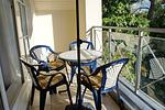 Balkon mit Gartenmöbeln - Inselstrand 1320 - Top-Hundeurlaub