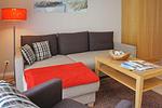 Wohn-Essbereich mit Couch - Inselstrand 1320 - Top-Hundeurlaub