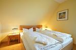 Schlafzimmer mit Doppelbett - Hus Inselkieker 213 - Top-Hundeurlaub