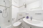 Badezimmer mit Dusche und Waschtisch - Hus Inselkieker 218  - Top-Hundeurlaub