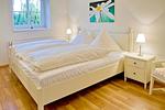 Schlafzimmer mit Doppelbett - Strand-Park V01 - Top-Hundeurlaub