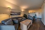 Wohn-Essbereich mit Couch - Resort Deichgraf 27-09 - Top-Hundeurlaub
