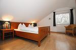 Schlafzimmer mit Doppelbett - Urlauberdorf 55b - Top-Hundeurlaub