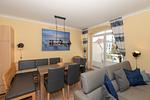 Wohn-Essbereich mit Couch - Apartment-Residenz Ostseestrand 32 - Top-Hundeurlaub