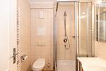 Badezimmer mit Dusche - Apartment-Residenz Ostseestrand 35 - Top-Hundeurlaub