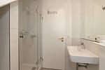 Badezimmer mit Dusche - Ostseeallee 32b 2-2 - Top-Hundeurlaub