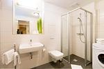 Badezimmer mit Dusche - DünenResort Binz 116 - Top-Hundeurlaub