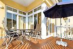 Balkon mit Gartenmöbeln - Dünenschloss 1-07 - Top-Hundeurlaub
