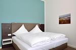 Schlafbereich mit Doppelbett - Aparthotel Anna Düne 0-10 - Top-Hundeurlaub