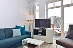Wohn/ Essbereich mit Fernseher - Aparthotel Anna Düne 2-35 - Top-Hundeurlaub