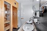 Badezimmer mit Saunabereich - Resort Deichgraf 31-13 - Top-Hundeurlaub
