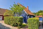 Hauptansicht - Küstenhaus mit Sauna und Kamin ca.400 vom Ostseestrand - Top-Hundeurlaub