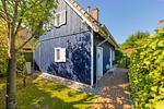 Hauptansicht - Küstenhaus mit Sauna und Kamin ca.400 vom Ostseestrand - Top-Hundeurlaub