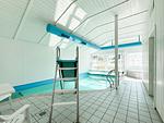 mit Blick in den Poolbereich - Ferienhaus 02 - Top-Hundeurlaub