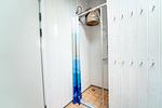Badezimmer mit Dusche - Ferienhaus 25 - Top-Hundeurlaub