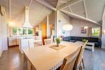 mit Blick in den Wohn - und Essbereich - Ferienhaus 20 - Top-Hundeurlaub