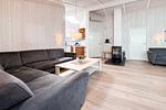 Wohnzimmer mit Blick zur Küche - Ferienhaus 06 - Top-Hundeurlaub