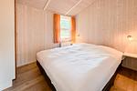 zweites Schlafzimmer mit Einzelbetten und Kleiderschrank - Ferienhaus 06 - Top-Hundeurlaub