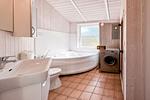 1. Badezimmer - Ferienhaus 06 - Top-Hundeurlaub